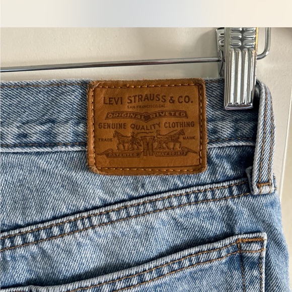 Levi’s Blue Cropped Wedgie Jeans - Picture 5 of 5
